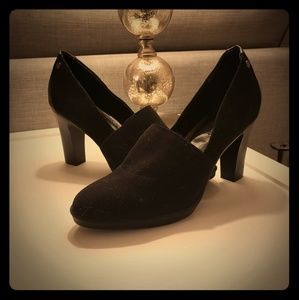 SOLD - Dana Buchman Black Heels